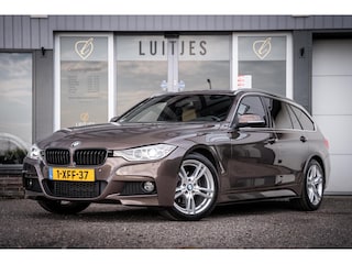 BMW 3-serie Touring 320i M-Sport I Leder I Alpine-audio I Elek.achterklep I NL-auto I Dealer-O.H. I NAP