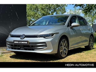 Volkswagen Golf 1.5 TSI Oranje Edition Climate Control | Camera | Parkeersensor Voor & Achter | Apple Carplay / Android Auto | Stoelen Voor & Stuurwiel Verwarmd | LMV 18"