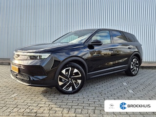 Opel Grandland 1.2 130PK Turbo | Hybrid GS Automaat | Achteruitrijcamera | Parkeersensoren voor & achter | Adaptieve cruise control | Stof / lederen bekleding | Lichtmetalen velgen 5-spaaks 19" | Luxe stoffen bekleding | Matrix LED koplampen