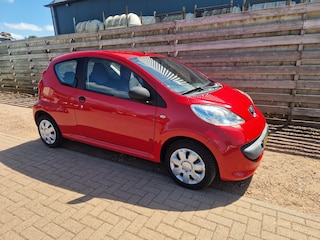 Peugeot 107 1.0-12V XR