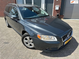 Volvo V70 2.0 Kinetic / PDC / Airco / Cruise / Clima