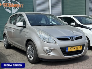 Hyundai i20 1.2i DynamicVersion / Nap / Airco / nwe Koppeling