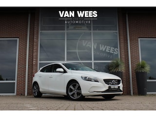 Volvo V40 1.6 T4 Momentum | 185 pk | 2e eigenaar | Origineel | Camera | Xenon | Navi | 17 inch | PDC | Sportstuur | Climate control | Cruise control | Bluetooth | Mistlamp | ➡️