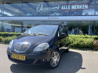 Lancia Musa 1.4-16V Platino Automaat Airco - Panoramadak - Schijf/ kanteldak - lederen stuurwiel - parkeersensoren achter - licht metalen velgen