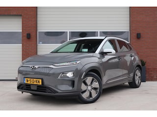 Hyundai Kona EV Premium 64 kWh 204pk - Leder - Stoelventilatie - Trekhaak - Stoelverwarming - Head up - Keyless - Camera