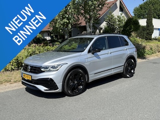 Volkswagen Tiguan 1.4 TSI eHybrid R-Line Black Style 245PK DSG•Pano