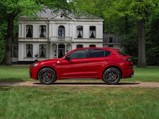 Alfa Romeo Stelvio 2.9 V6 AWD Quadrifoglio | Harman/Kardon | Rosso Competizione | Adapt. cruise | CarPlay | Carbon stuur