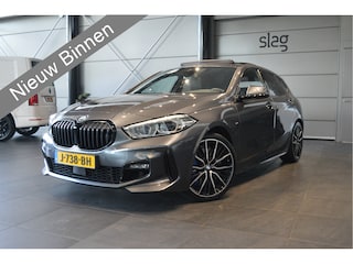 BMW 118i M-Sport navi leer pano camera cruise 19 inch 140 pk !!