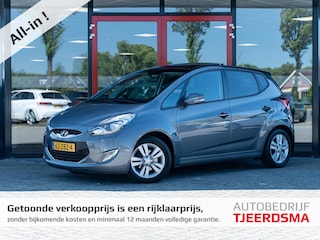 Hyundai ix20 1.4i i-Vision | Trekhaak | Schuif/ Kantel Dak | Airco | Climate Control | Panoramadak | Cruise Control | All Season Banden | Lichtmetalen Velgen 16'' | Mistlampen | Metallic Lak | Multifunctioneel Sturwiek |