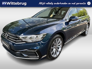 Volkswagen Passat Variant 1.4 TSI PHEV GTE Business / Panoramadak / Standkachel / Virtual Cockpit / Elek Achterklep / LED / Adaptief onderstel / Navigatie / App-Connect / 18'' licht metaal