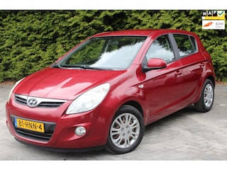 Hyundai i20 1.4i DynamicVersion 101PK | Airco | Radio/CD | Elektrische Ramen & Spiegels