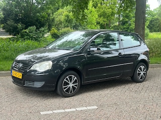 Volkswagen Polo 1.4-16V Turijn facelift! NAP! Zuinig! Rijdt super! Stuurbekrachtiging! Centrale deurvergrendeling!