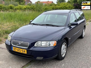 Volvo V70 2.4 Edition II ECC Audio/CD Electric pakket LMV 16" Cruisecontrol Leder/Stof ESP Colorpakket TCS ABS Trekhaak Nw Apk!