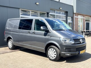 Volkswagen Transporter 2.0 TDI L2H1 DC Btw en Bpm vrij!! DSG Automaat Airco Cruise controle trekhaak 2500kg trekgewicht Telefoonverbinding Parkeersensoren achter 5-Persoons Euro 6 Bpm vrij voor particulier gebruik!!