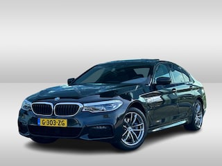 BMW 530e iPerformance eDrive Ed. M Sport / Schuifdak / Camera / Leder / Head-up / 18'' / Virtual Cockpit / Stoelverwarming / DAB / Cruise Control