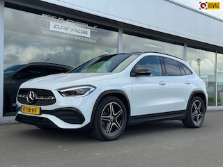 Mercedes-Benz GLA 200 Business Solution AMG automaat /wegklapbare trekhaak / panoramadak / stoelen met memory