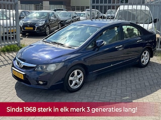 Honda Civic 1.3 Hybrid AUTOMAAT NL AUTO NAP! Airco l Stoelverwarming l Cruise l PDC l Trekhaak! PERFECT ONDERHOUDEN l Nette auto!