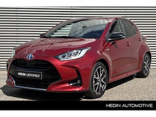 Toyota Yaris 1.5 Hybrid Executive / Nederlandse Auto / Navigatie / Apple Car Play / Afneembare trekhaak / Stoelverwarming / Adatieve Cruise Control / 17 inch Licht Metalen Velgen / Keyless Entry & Keyless Start / Head-Up display /