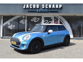 Mini Cooper 1.5 Chili Serious Business / Keyless / Clima / Navigatie / Panoramadak