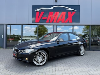 BMW 320i AUT High Exec Leder Navi Xenon Stoelverw Trekhaak