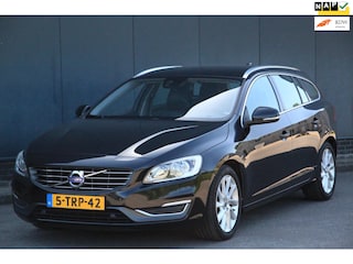 Volvo V60 2.0 D4 Summum Leer/Parkeersensor v,a/Trekhaak afneembaar/Navigatie