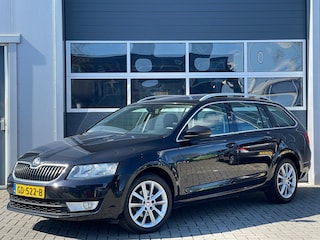 Skoda Octavia Combi 1.6 TDI Businessline | Panoramadak | Half leder | Navi | PDC | Climate control | Stoelverwarming