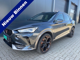 Cupra Formentor 1.4 VZ 245 PK e-Hybrid COPPER edision 1e eigenaar 19INCH,CAMERA f1 stuur Dealer onderhouden 245pk