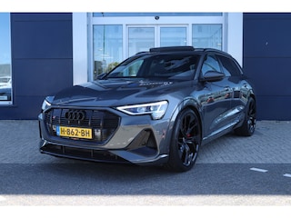 Audi e-Tron 50 quattro Launch edition Black 71 kWh Adaptieve Cruise | Panoramadak | Luchtvering | 23 Inch | Stoelverwarming | Memory | Carplay