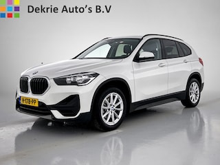 BMW X1 sDrive18i 141PK Automaat Executive / Cruise-ctr. / Lm.velgen / Navigatie / Elektrische Achterklep / Apk apr-2026