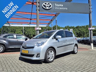 Toyota Verso-S 1.3 VVT-i Dynamic ALL SEASON KEYLESS CAMERA CLIMA TREKHAAK CRUISE LMV