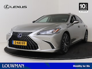 Lexus ES 300h Preference Line | Sunroof | Elektrische Stoelen | Apple Carplay & Android Auto |