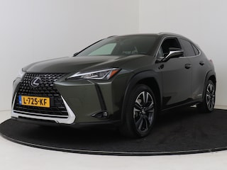Lexus UX 250h Preference Line | Trekhaak | 18" Velgen | Apple Carplay & Android Auto |