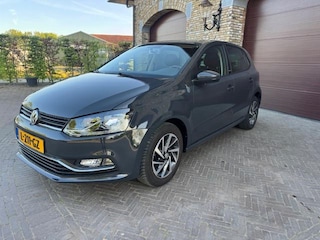Volkswagen Polo 1.0 75PK Cllimate Control/AUX/Parkeersensoren/Elekt Ramen/Elekt Spiegels/15 Inch/Apk 02-2026