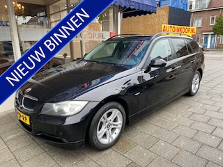 BMW 3-serie Touring 318i Business Line NL AUTO/CLIMA/NAVI/NW APK