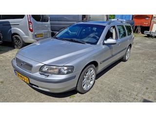 Volvo V70 2.4 T Automaat 200PK | MEENEEMPRIJS | Camera | Schuif/kanteldak | Leer |