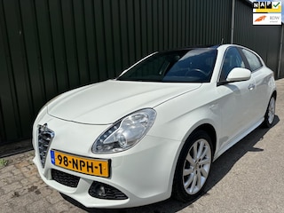 Alfa Romeo Giulietta 1.4 T Distinctive met Nieuwe APK