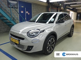 Fiat 600 e La Prima 54 kWh 3 Fase 156pk | Vol-Leder | Elektr. Stoelen | Massage | Elektr. Achterklep | Adaptive Cruise | Camera | Full-LED | !!