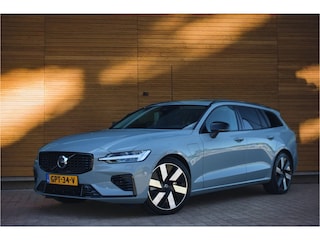 Volvo V60 T8 AWD Ultra Dark | Adaptive Cruise | Panoramadak | Head-up Display | Harman/Kardon | Getint glas | Trekhaak