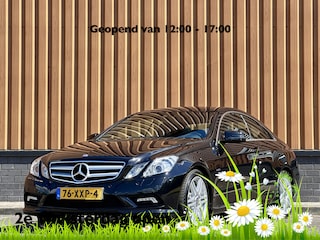 Mercedes-Benz E-klasse Coupé 250 CGI Elegance | Parkeersensoren | Cruise Control | Stoelverwarming | 18" Lichtmetaal | Afn. Trekhaak | Elektrische Stoelen | Navigatie | Airconditioning |