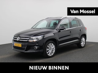 Volkswagen Tiguan 1.4 TSI Sport&Style | Glazen Schuif-/Kanteldak | Full-Map Navigatie | PDC Voor + Achter | Cruise Control | Licht- en Regensensor | Dakrails | 17" LMV