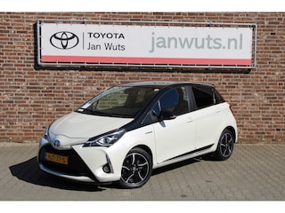 Toyota Yaris 1.5 Hybrid Bi-Tone