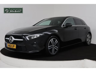 Mercedes-Benz A-klasse 180 Business Solution Luxury (SFEERVERLICHTING, STOELVERWARMING, 1e EIGENAAR, ACHTERUITRIJCAMERA)