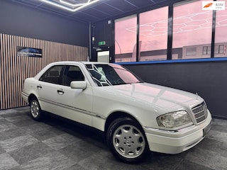 Mercedes-Benz C-klasse 180 Elegance Automaat Youngtimer1e Eig geboren 1928!! Airco leder Elec Ramen In Absolute Nieuwstaat!!!