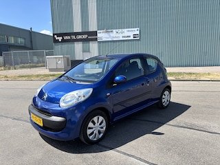 Citroën C1 1.0-12V Ambiance 68 PK. Mooie en zeer zuinige auto !!!