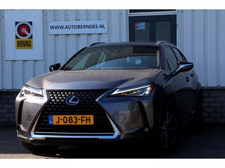 Lexus UX 250h Business Line*Fabrieksgarantie t/m 01-2030!*Perfect Onderh.*Afneemb. Trekhaak/Stoelverw./Stuurverw./Keyless Entry+Go/LED/Camera/DAB/Navi/Parkeersens.V+A/17 inch LM*