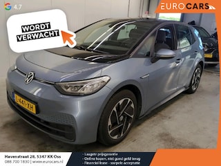 Volkswagen ID.3 Life 58 kWh Climate control Navigatie Cruise control adaptive Parkeersensoren voor + achter LED Voorstoelen verwarmd Apple Carplay/ Android Auto