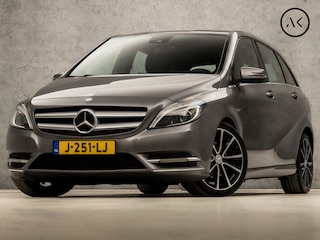 Mercedes-Benz B-klasse 200 Ambition Sport 157Pk (GROOT NAVI, CLIMATE, CAMERA, STOELVERWARMING, LEDEREN SPORTSTOELEN, HARMAN/KARDON, XENON, ZWART HEMEL, NIEUWSTAAT)