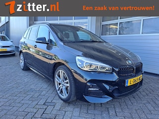 BMW 2-serie Tourer 220i M-sport, 7-Persoons, HUD, Panoramadak, Volleder, Virtual, ACC, Trekhaak,