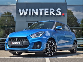 Suzuki Swift 1.4 Sport Smart Hybrid | Navigatie | Camera | Keyless | Stoelverwarming | Tot 3 jaar Suzuki-Garantie |