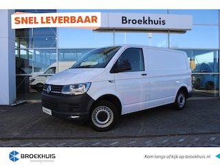 Volkswagen Transporter | Comfortline | L1 | 150 pk | PDC Achter | Betonplex Laadvloer | Navi | Cruise Control | Apple Carplay | Verwarmde Voorruit